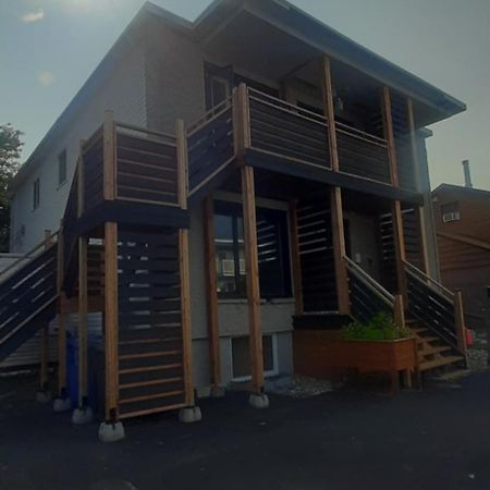 ลา ฮาลเต อินเตอร์เนชั่นแนล สมายล์คอนเนกต์ Bed & Breakfast ควิเบกซิตี้ ภายนอก รูปภาพ