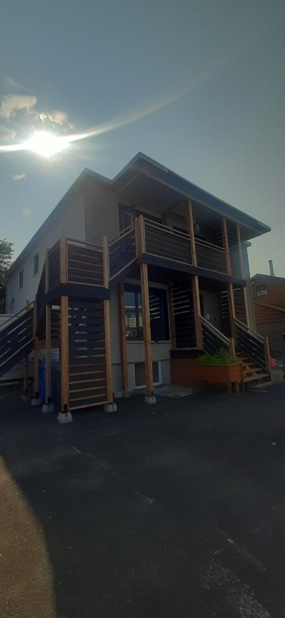 ลา ฮาลเต อินเตอร์เนชั่นแนล สมายล์คอนเนกต์ Bed & Breakfast ควิเบกซิตี้ ภายนอก รูปภาพ