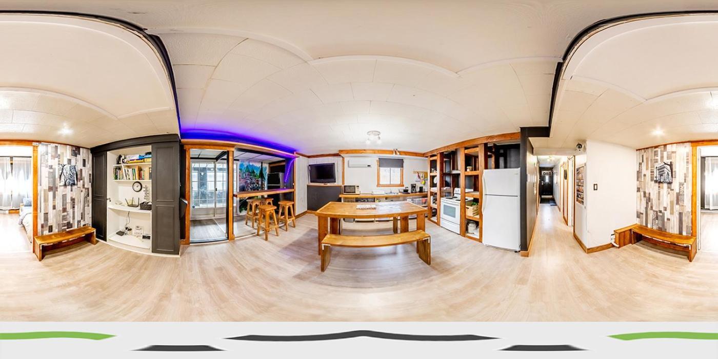 ลา ฮาลเต อินเตอร์เนชั่นแนล สมายล์คอนเนกต์ Bed & Breakfast ควิเบกซิตี้ ภายนอก รูปภาพ